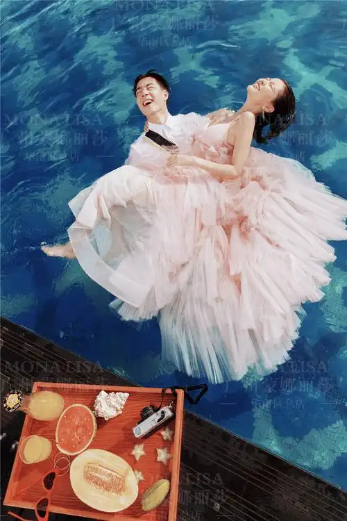 广州婚纱照快跟你的现男友来一场泳池趴吧