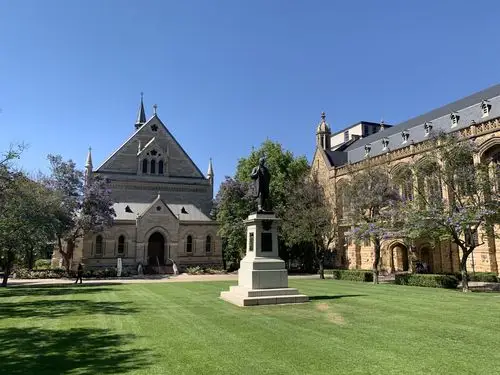 阿德莱德大学