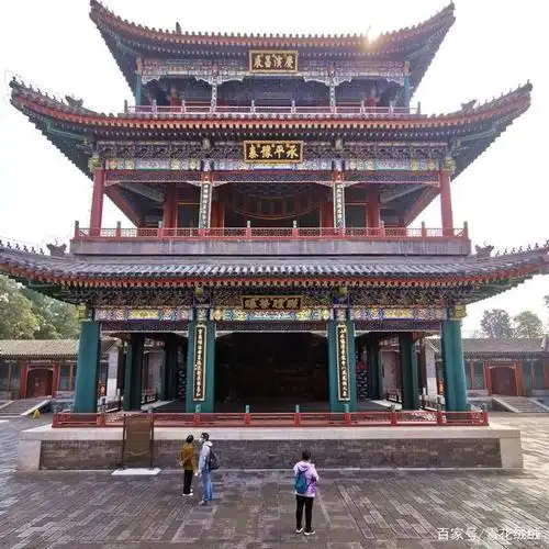 近观颐和园内的大戏楼"德和园"