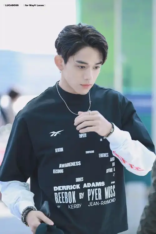 黄旭熙超话lucas超话#黄旭熙跑男#20190408仁川出发【高清】你好,心动