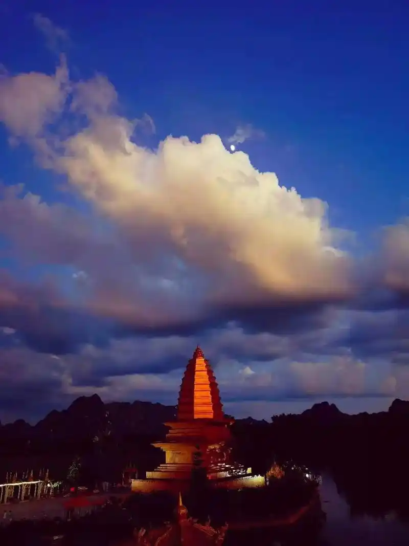 取于道宏师父的安福寺的照片太美了感恩师父的拍照阿弥勒佛