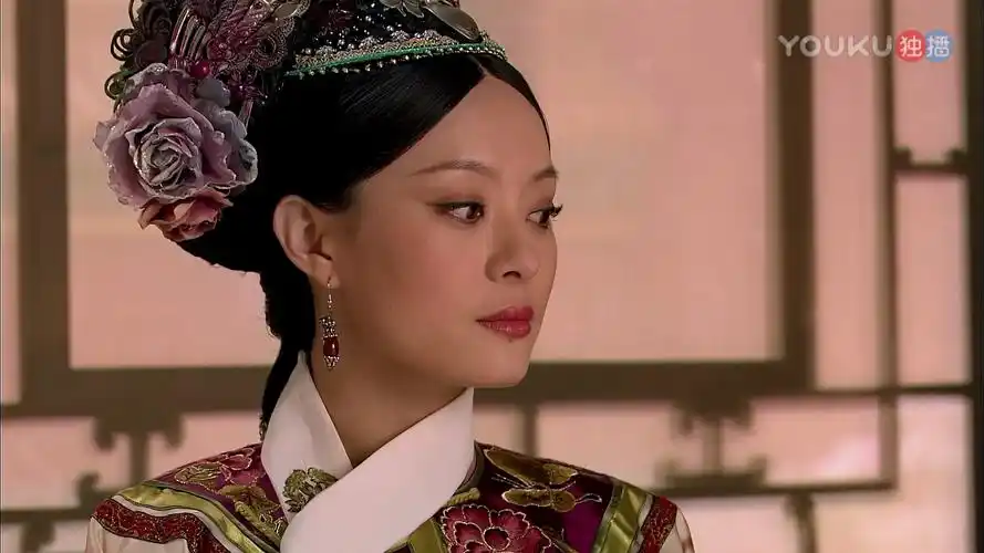 电视剧《甄嬛传》中,甄嬛明知浣碧喜欢果郡王,为什么要在浣碧在场时