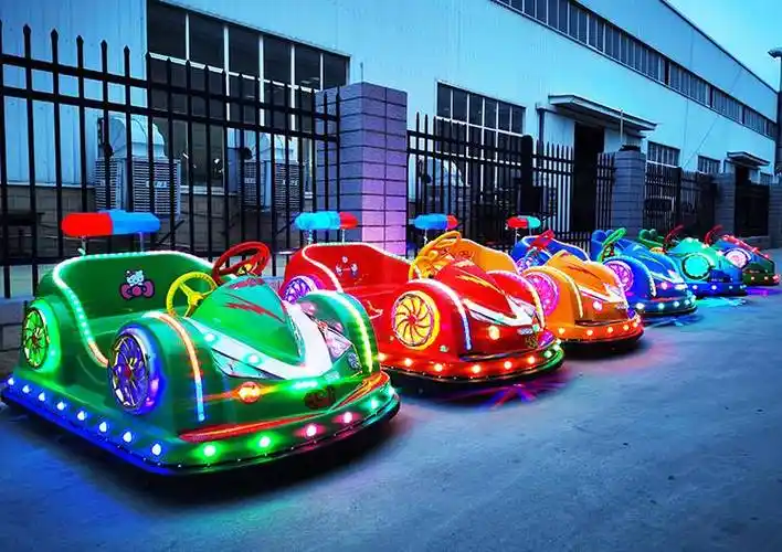 广场小汽车儿童电动碰碰车双人亲子发光夜市摆摊大型游乐设备图片