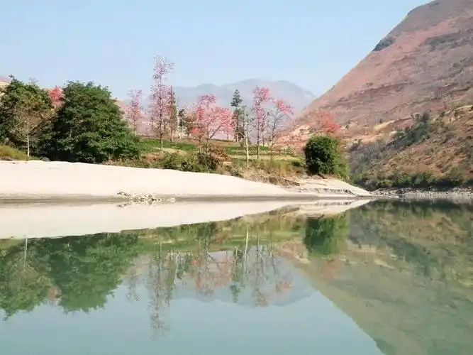 怒江西岸柔情碧寨不一般的风情