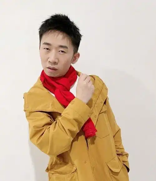 杨迪在节目中自曝,口无遮拦,得罪当红明星,整整绝交七年_腾讯新闻