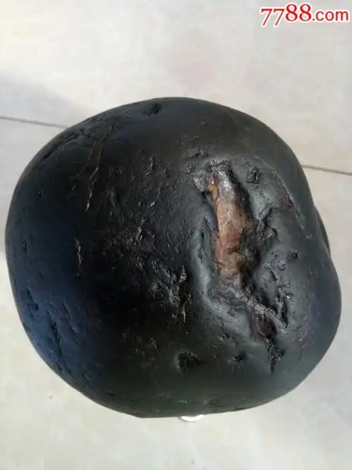 甘肃黑又亮陨石(弱磁)