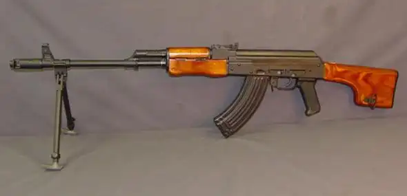 图文:加装枪口制退器的nhm-91步枪