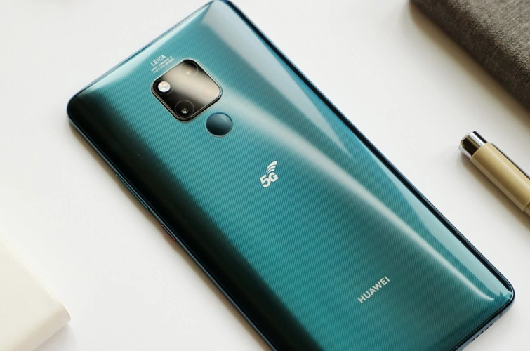 华为mate20 x (5g)荣获"5g手机创新引领者"大奖