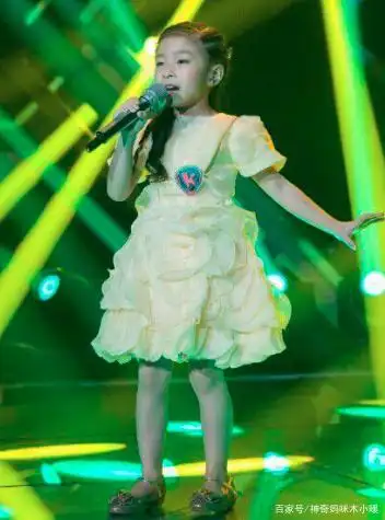 还记得香港的"巨肺小天后"谭芷昀吗?如今她13岁了,长相甜美