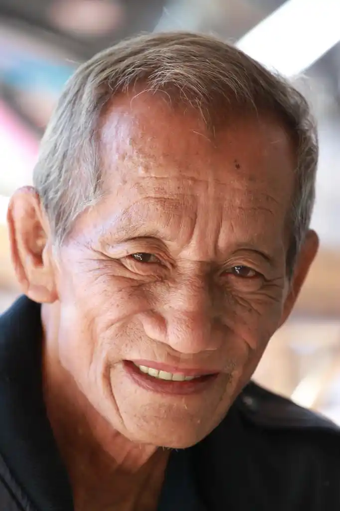 微笑的快乐老人,微笑的快乐老人