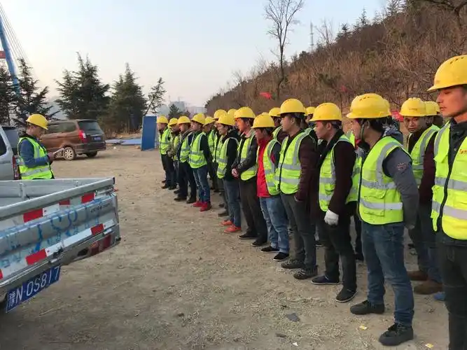 必定快马加鞭 行动之前,我们已做好准备        早晨各个工地的现场