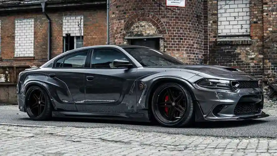 道奇chargersrt地狱猫改宽体套件售价不到3万元