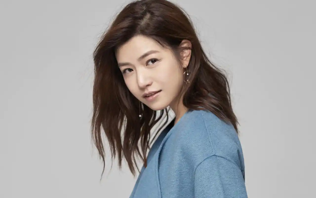 陈妍希复古杂志封面性感写真图片壁纸-港台明星-手机壁纸下载-美桌网