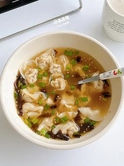 3分钟75做一碗香到汤汁都不剩的清汤馄饨