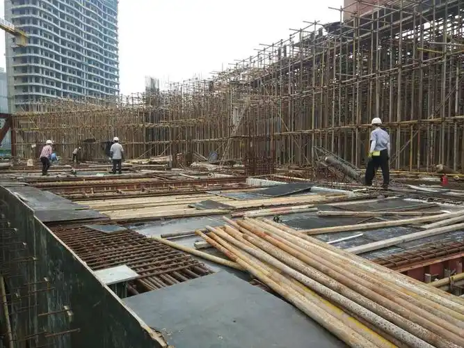 博物馆拱架及加腋梁部分施工.