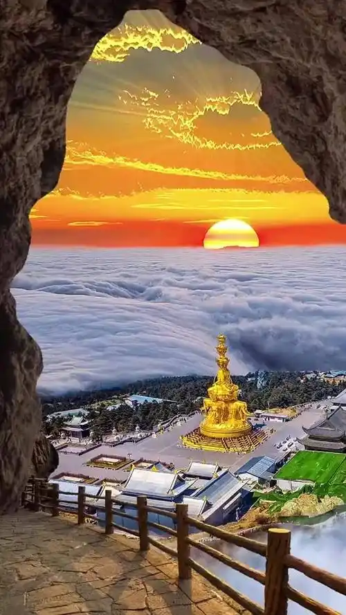 今日分享峨眉山金顶云海