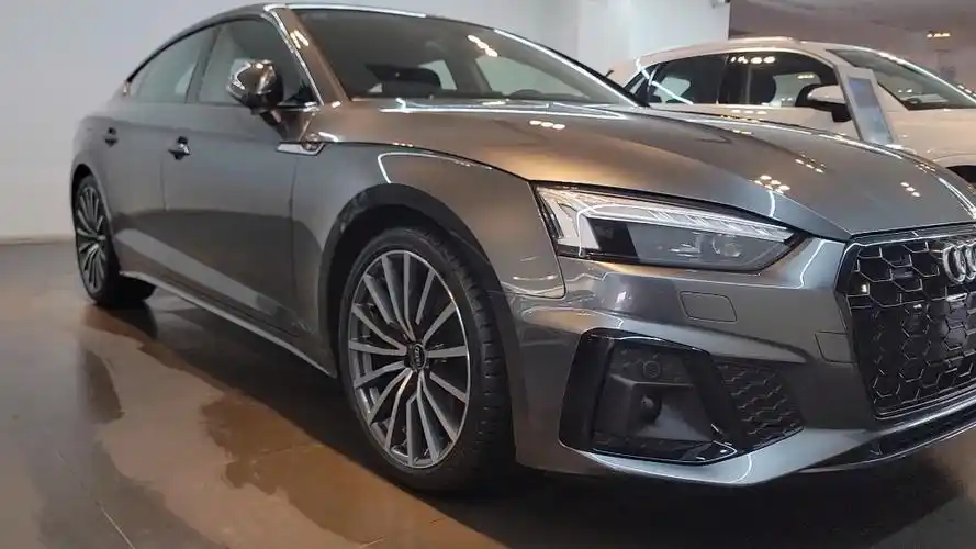 奥迪a5 sportback 天云灰的外形好不好看,看一下实车