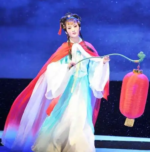 梅香飘故里,戏苑吐芬芳——记湖北省黄梅戏剧院当家花旦谢思琴