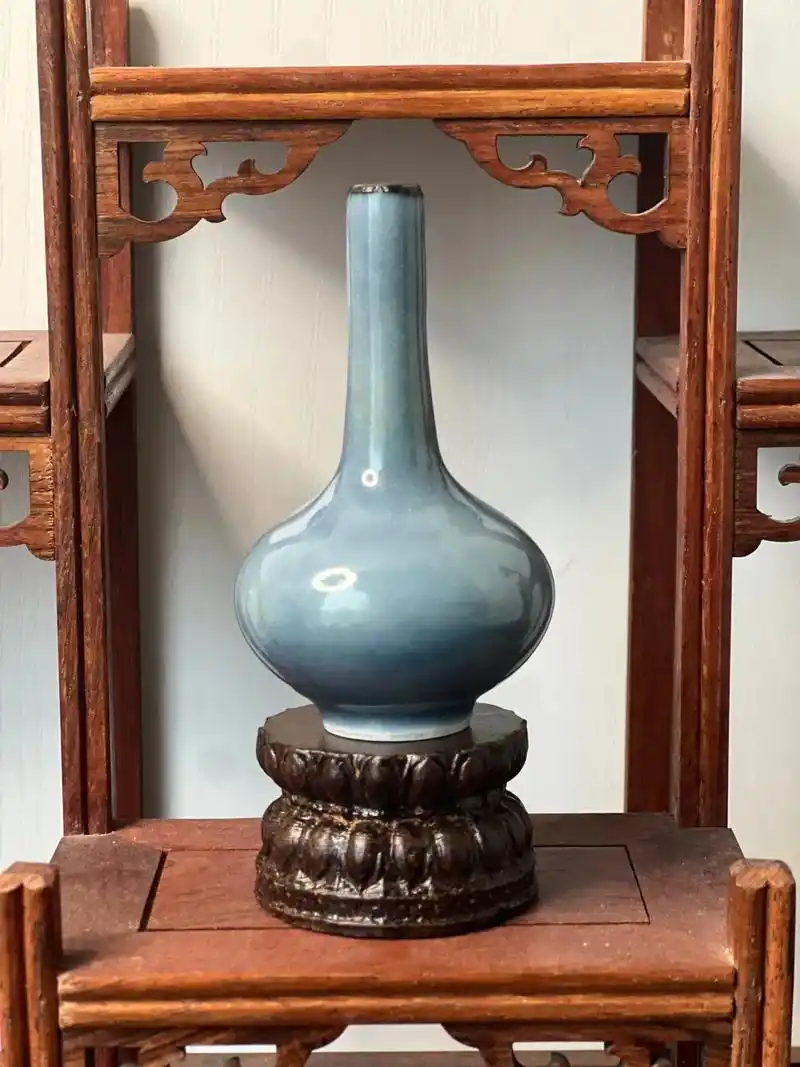 仿汝窑天青釉荸荠瓶.