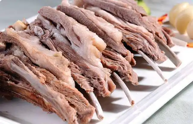 大厨教你做正宗手抓羊排!不腻不膻,肉味鲜美!_网易订阅