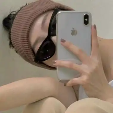 霸气女生手机遮脸图片