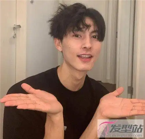 6分发型 帅气日系小卷发