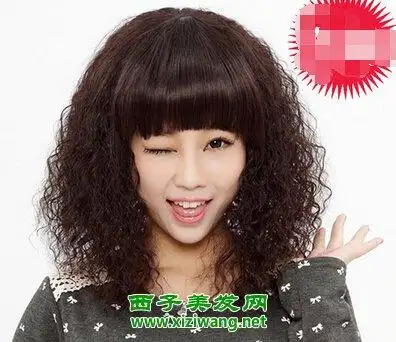 女生短发玉米须烫发发型 潮流又洋气