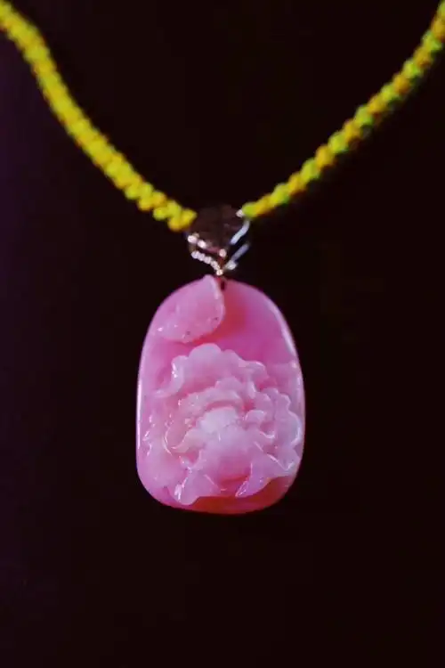 粉欧泊也是欧泊那粉欧泊和欧泊石一样会变彩吗