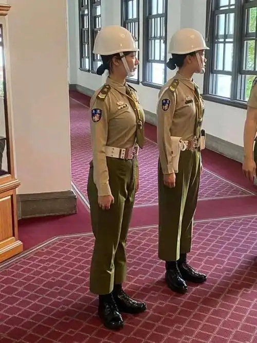 台军发布"正妹"女兵照吸引征兵,居然都是托儿?丨图说军事_网易订阅