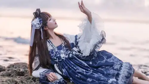 古风洛丽塔少女清新甜美海边写真