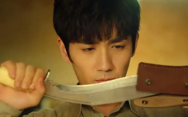 《盗墓笔记重启》,张起灵:让你俩盗墓,咋还玩起手电筒了