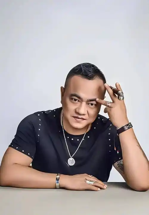 "东北第一保镖"张家豪,从打手到公司副总,凭实力受赵本山力挺_武术