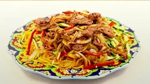 新疆特色美食之黄面烤肉