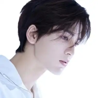 高清成熟男头像干净大图