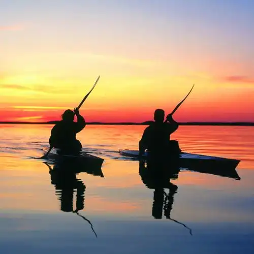 装些快乐"女生 / 女孩 / 男生头像 / 唯美 / 复古"已经路过的风景就不