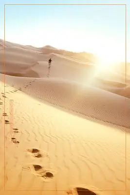 沙漠上的行走一步一脚印励志海报背景