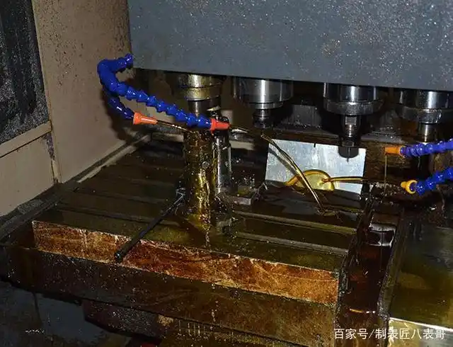 手表壳体钻孔加工