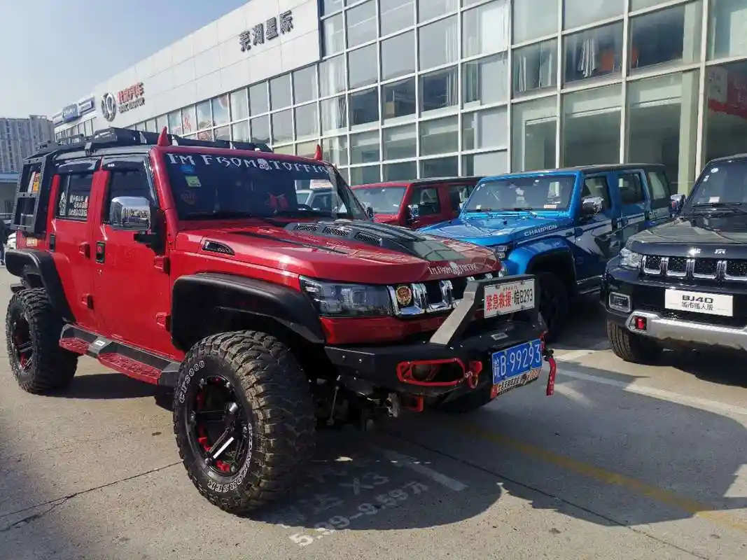北京bj40改装车街头实拍,也难怪,jeep牧马人确实可以被打败!
