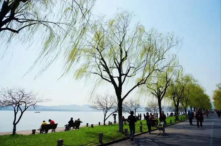 西湖十景吟之十一白堤烟云白沙堤