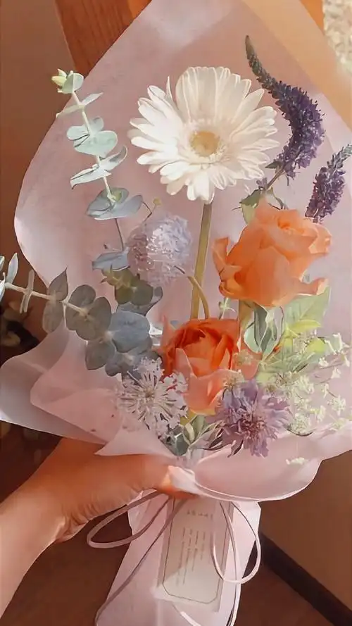 「花束壁纸」种自己的花 爱自己的宇宙