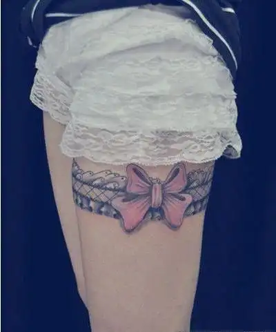 清纯可爱的女生大腿蝴蝶结纹身2