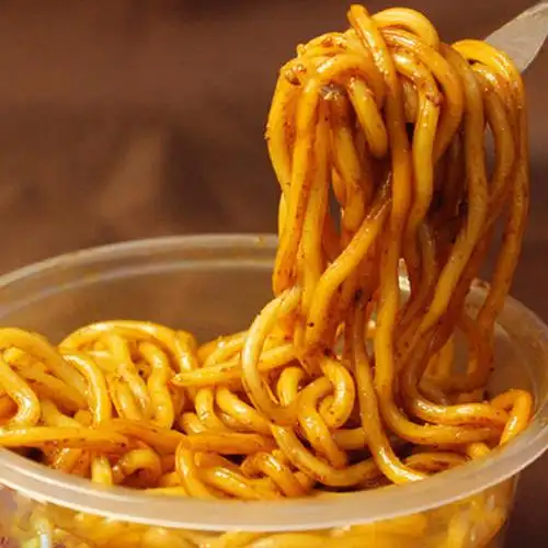 香辣牛肉车仔面180g12100031