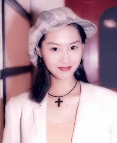 朱茵年轻时真的好时髦穿衣接地气却很新潮博主感叹再无复制