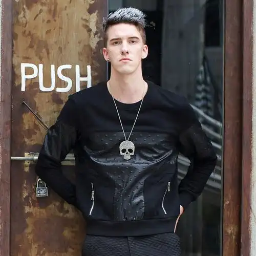 p>潮男即 a target="_blank" href="/item/都会美型男">都会美型男