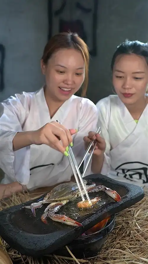 美食#二姐居然对投食官说谢谢了,所以爱会消失对吗?