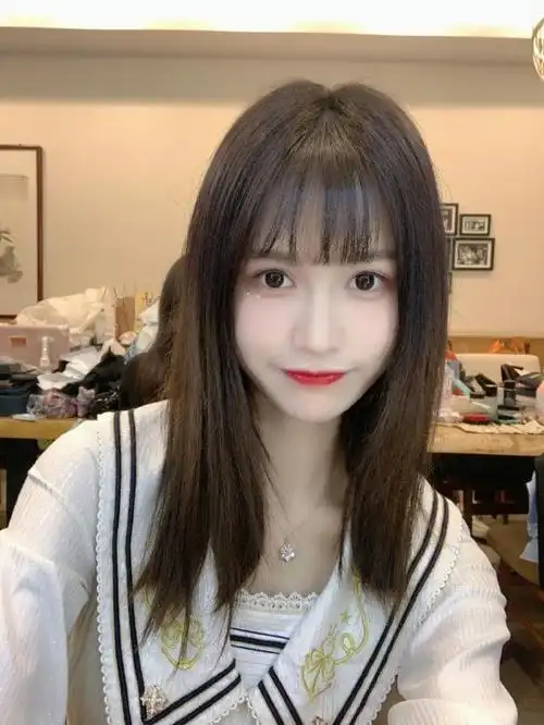 美女艺人林嘉佩可爱美照欣赏