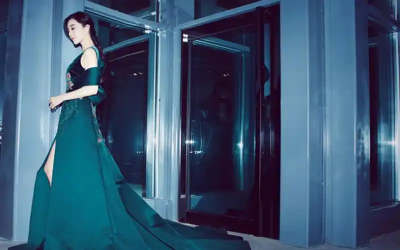 范冰冰优雅性感礼服长裙写真图片桌面壁纸高清大图预览1920x1200_大陆