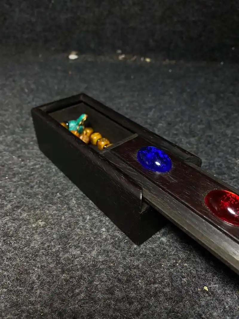 黑檀木镶嵌宝石首饰盒 内放牛骨手持 手持尺寸:长16.5厘米 - 抖音