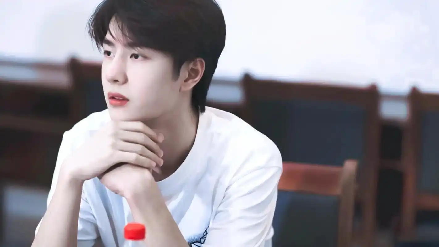 听我的,要选就选#河南 #洛阳 的#狮子座 #王一博壁纸 @ - 抖音