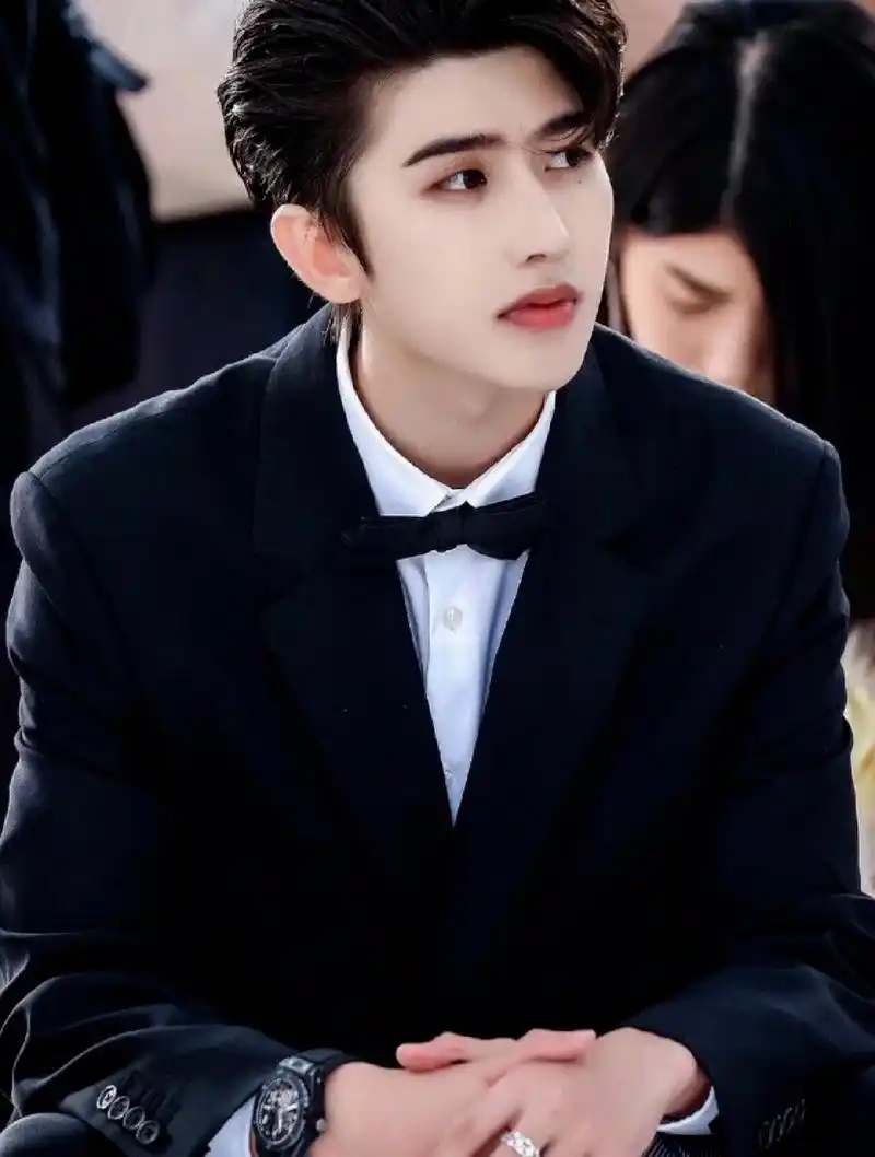 壁纸|蔡徐坤一些入坑神图分享,路人见了都要惊叹的地步